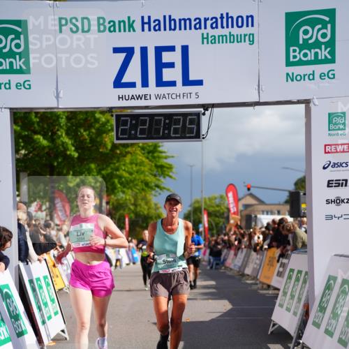20.09.2026 - PSD Bank Halbmarathon LAZAROV Photography http://msf.ph/oto/10541975 20.09.2026 12:27:24 Ziel 1667, 2839, 3294 meine-sportfotos.de