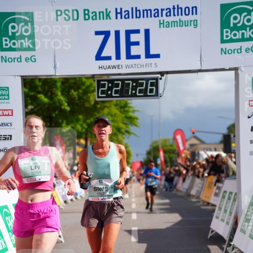 20.09.2026 - PSD Bank Halbmarathon LAZAROV Photography http://msf.ph/oto/10541984 20.09.2026 12:27:26 Ziel 1186, 1667, 2279, 2839, 3294 meine-sportfotos.de