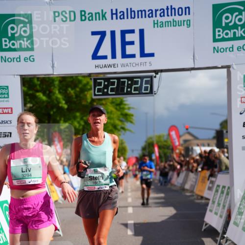 20.09.2026 - PSD Bank Halbmarathon LAZAROV Photography http://msf.ph/oto/10541987 20.09.2026 12:27:26 Ziel 1186, 1667, 2279, 2839, 3294 meine-sportfotos.de