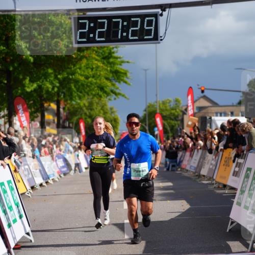20.09.2026 - PSD Bank Halbmarathon LAZAROV Photography http://msf.ph/oto/10541995 20.09.2026 12:27:29 Ziel 1186, 1667, 2279, 3294 meine-sportfotos.de