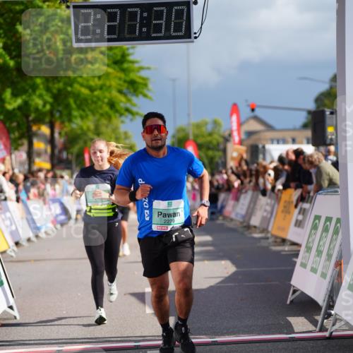 20.09.2026 - PSD Bank Halbmarathon LAZAROV Photography http://msf.ph/oto/10542003 20.09.2026 12:27:29 Ziel 1186, 1667, 2279, 3294 meine-sportfotos.de