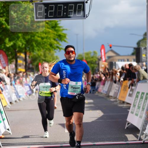 20.09.2026 - PSD Bank Halbmarathon LAZAROV Photography http://msf.ph/oto/10542006 20.09.2026 12:27:30 Ziel 1186, 1667, 2279, 3294, 4193 meine-sportfotos.de