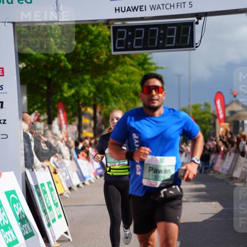 20.09.2026 - PSD Bank Halbmarathon LAZAROV Photography http://msf.ph/oto/10542012 20.09.2026 12:27:30 Ziel 1186, 1667, 2279, 3294, 4193 meine-sportfotos.de