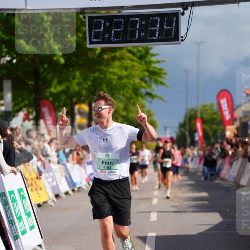 20.09.2026 - PSD Bank Halbmarathon LAZAROV Photography http://msf.ph/oto/10542030 20.09.2026 12:27:34 Ziel 1186, 2279, 4193 meine-sportfotos.de