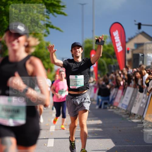 20.09.2026 - PSD Bank Halbmarathon LAZAROV Photography http://msf.ph/oto/10542076 20.09.2026 12:27:40 Ziel 2444, 4193, 4264, 4792 meine-sportfotos.de