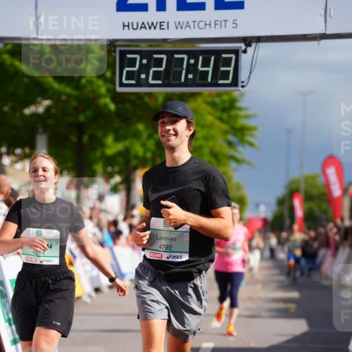 20.09.2026 - PSD Bank Halbmarathon LAZAROV Photography http://msf.ph/oto/10542092 20.09.2026 12:27:42 Ziel 2444, 2943, 4003, 4193, 4264, 4792 meine-sportfotos.de