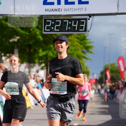20.09.2026 - PSD Bank Halbmarathon LAZAROV Photography http://msf.ph/oto/10542095 20.09.2026 12:27:42 Ziel 2444, 2943, 4003, 4193, 4264, 4792 meine-sportfotos.de