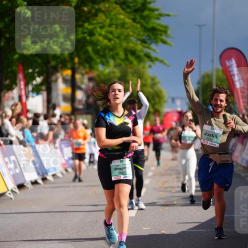 20.09.2026 - PSD Bank Halbmarathon LAZAROV Photography http://msf.ph/oto/10542141 20.09.2026 12:27:49 Ziel 2943, 3564, 4003, 4187, 4242, 4244, 4264, 4792 meine-sportfotos.de