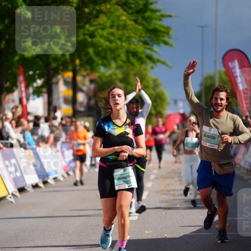 20.09.2026 - PSD Bank Halbmarathon LAZAROV Photography http://msf.ph/oto/10542144 20.09.2026 12:27:49 Ziel 2943, 3564, 4003, 4187, 4242, 4244, 4264, 4792 meine-sportfotos.de