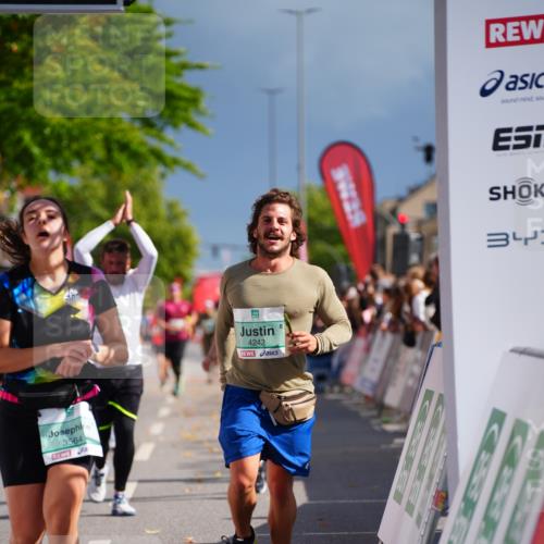 20.09.2026 - PSD Bank Halbmarathon LAZAROV Photography http://msf.ph/oto/10542152 20.09.2026 12:27:50 Ziel 2943, 3564, 4003, 4187, 4242, 4244, 4264 meine-sportfotos.de