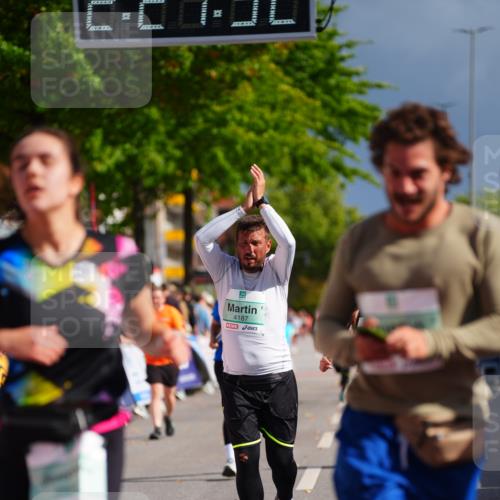 20.09.2026 - PSD Bank Halbmarathon LAZAROV Photography http://msf.ph/oto/10542165 20.09.2026 12:27:52 Ziel 1517, 2943, 3564, 4003, 4187, 4242, 4244 meine-sportfotos.de