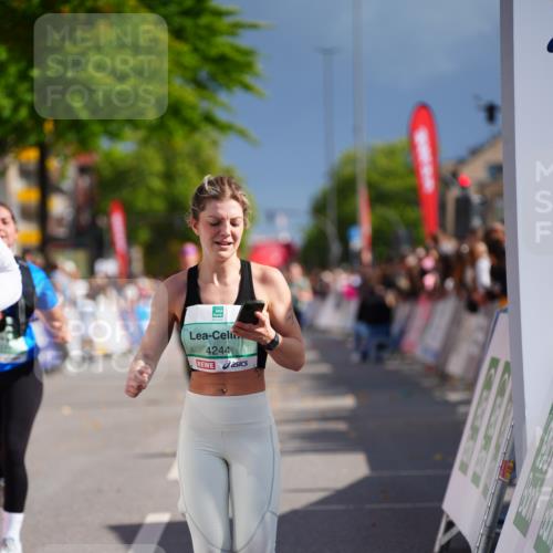 20.09.2026 - PSD Bank Halbmarathon LAZAROV Photography http://msf.ph/oto/10542173 20.09.2026 12:27:54 Ziel 1517, 3564, 4003, 4187, 4242, 4244 meine-sportfotos.de