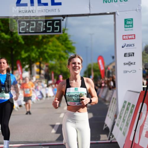 20.09.2026 - PSD Bank Halbmarathon LAZAROV Photography http://msf.ph/oto/10542181 20.09.2026 12:27:55 Ziel 1517, 3564, 4187, 4242, 4244 meine-sportfotos.de