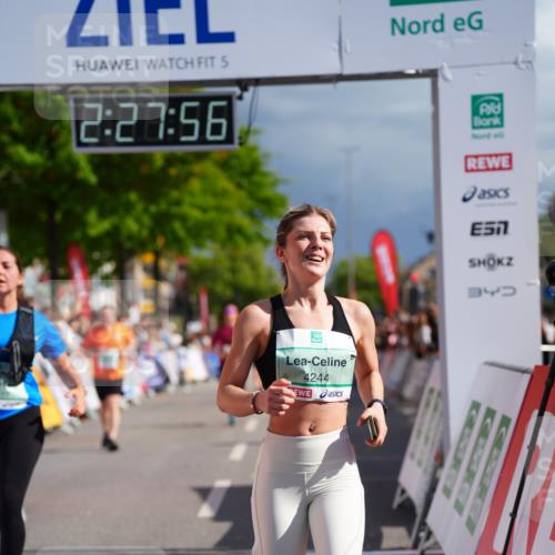 20.09.2026 - PSD Bank Halbmarathon LAZAROV Photography http://msf.ph/oto/10542183 20.09.2026 12:27:55 Ziel 1517, 3564, 4187, 4242, 4244 meine-sportfotos.de