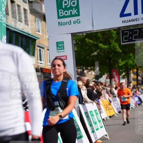 20.09.2026 - PSD Bank Halbmarathon LAZAROV Photography http://msf.ph/oto/10542184 20.09.2026 12:27:56 Ziel 1517, 2427, 3564, 3947, 4187, 4242, 4244 meine-sportfotos.de