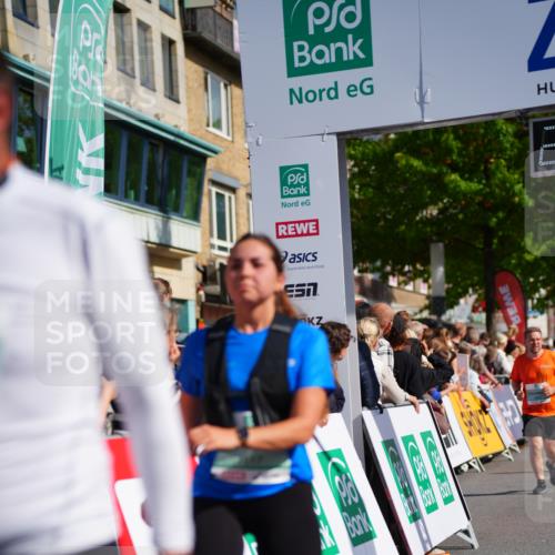 20.09.2026 - PSD Bank Halbmarathon LAZAROV Photography http://msf.ph/oto/10542186 20.09.2026 12:27:56 Ziel 1517, 2427, 3564, 3947, 4187, 4242, 4244 meine-sportfotos.de