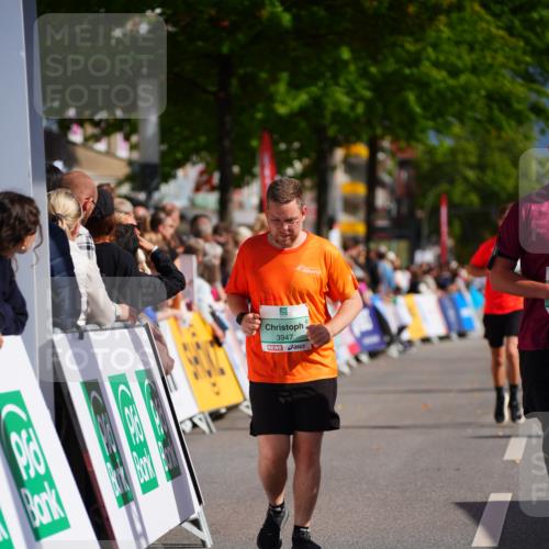 20.09.2026 - PSD Bank Halbmarathon LAZAROV Photography http://msf.ph/oto/10542202 20.09.2026 12:27:59 Ziel 1517, 2427, 3564, 3594, 3947, 4187, 4242, 4244 meine-sportfotos.de