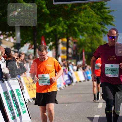 20.09.2026 - PSD Bank Halbmarathon LAZAROV Photography http://msf.ph/oto/10542205 20.09.2026 12:27:59 Ziel 1517, 2427, 3564, 3594, 3947, 4187, 4242, 4244 meine-sportfotos.de