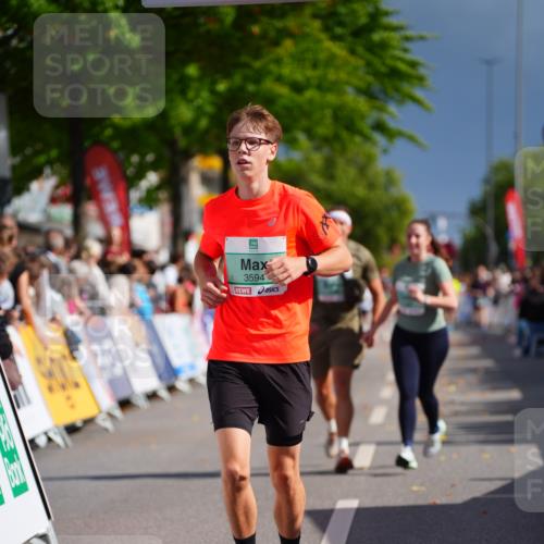 20.09.2026 - PSD Bank Halbmarathon LAZAROV Photography http://msf.ph/oto/10542230 20.09.2026 12:28:03 Ziel 1517, 2427, 3594, 3947, 4586, 4587 meine-sportfotos.de