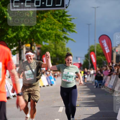 20.09.2026 - PSD Bank Halbmarathon LAZAROV Photography http://msf.ph/oto/10542238 20.09.2026 12:28:05 Ziel 2427, 3594, 3947, 4586, 4587 meine-sportfotos.de