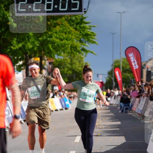 20.09.2026 - PSD Bank Halbmarathon LAZAROV Photography http://msf.ph/oto/10542241 20.09.2026 12:28:05 Ziel 2427, 3594, 3947, 4586, 4587 meine-sportfotos.de