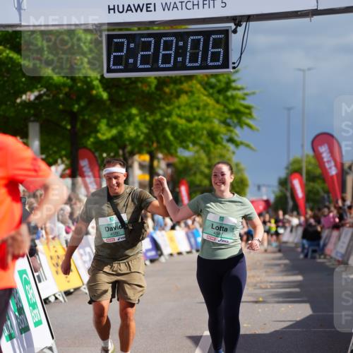 20.09.2026 - PSD Bank Halbmarathon LAZAROV Photography http://msf.ph/oto/10542246 20.09.2026 12:28:05 Ziel 2427, 3594, 3947, 4586, 4587 meine-sportfotos.de