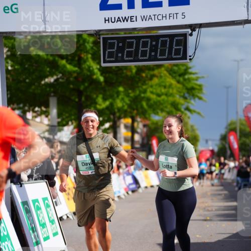 20.09.2026 - PSD Bank Halbmarathon LAZAROV Photography http://msf.ph/oto/10542254 20.09.2026 12:28:06 Ziel 2427, 3594, 3947, 4586, 4587 meine-sportfotos.de