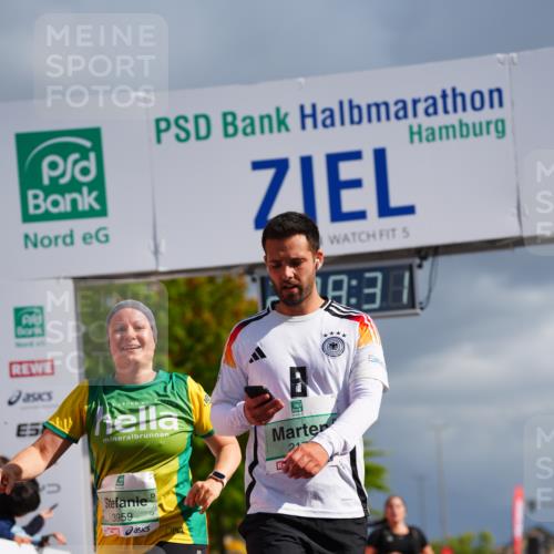 20.09.2026 - PSD Bank Halbmarathon LAZAROV Photography http://msf.ph/oto/10542359 20.09.2026 12:28:31 Ziel 1421, 2172, 3343, 3958, 3959 meine-sportfotos.de