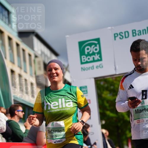 20.09.2026 - PSD Bank Halbmarathon LAZAROV Photography http://msf.ph/oto/10542363 20.09.2026 12:28:31 Ziel 1421, 2172, 3343, 3958, 3959 meine-sportfotos.de