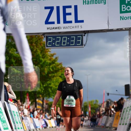 20.09.2026 - PSD Bank Halbmarathon LAZAROV Photography http://msf.ph/oto/10542369 20.09.2026 12:28:32 Ziel 1421, 2172, 3343, 3958, 3959 meine-sportfotos.de