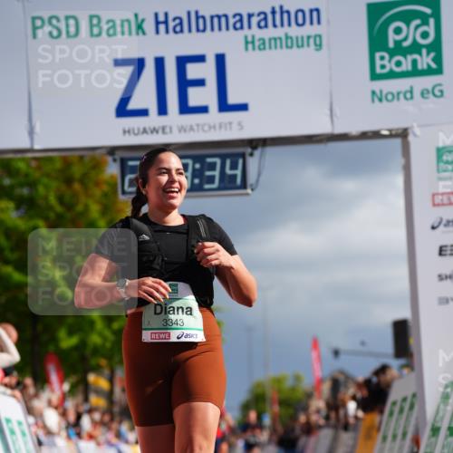 20.09.2026 - PSD Bank Halbmarathon LAZAROV Photography http://msf.ph/oto/10542382 20.09.2026 12:28:33 Ziel 2172, 3343, 3958, 3959 meine-sportfotos.de
