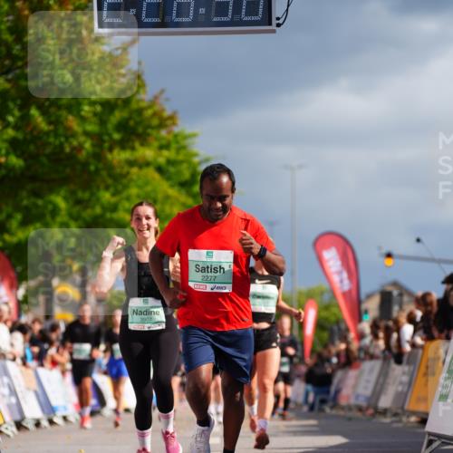 20.09.2026 - PSD Bank Halbmarathon LAZAROV Photography http://msf.ph/oto/10542405 20.09.2026 12:28:38 Ziel 1117, 2277, 3343, 3907 meine-sportfotos.de