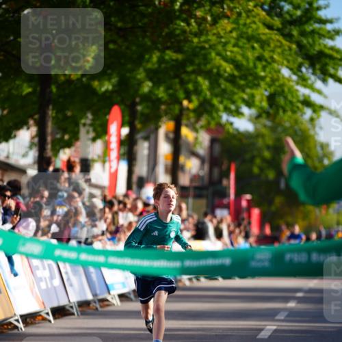 20.09.2026 - PSD Bank Halbmarathon LAZAROV Photography http://msf.ph/oto/10547738 20.09.2026 10:27:21 Ziel 371 meine-sportfotos.de