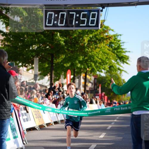 20.09.2026 - PSD Bank Halbmarathon LAZAROV Photography http://msf.ph/oto/10547742 20.09.2026 10:27:22 Ziel 371 meine-sportfotos.de