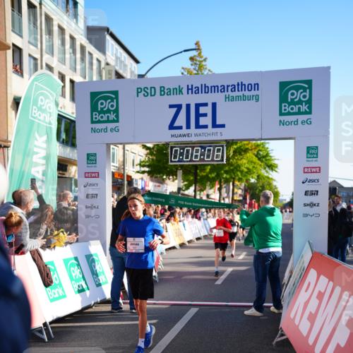 20.09.2026 - PSD Bank Halbmarathon LAZAROV Photography http://msf.ph/oto/10547754 20.09.2026 10:27:33 Ziel 101, 201, 348, 372 meine-sportfotos.de