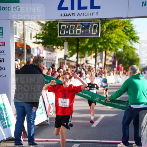 20.09.2026 - PSD Bank Halbmarathon LAZAROV Photography http://msf.ph/oto/10547757 20.09.2026 10:27:34 Ziel 101, 201, 348, 372 meine-sportfotos.de