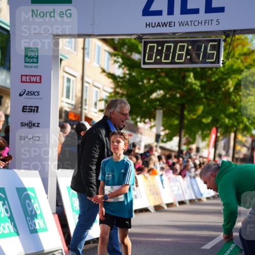 20.09.2026 - PSD Bank Halbmarathon LAZAROV Photography http://msf.ph/oto/10547762 20.09.2026 10:27:39 Ziel 101, 201, 348, 372 meine-sportfotos.de