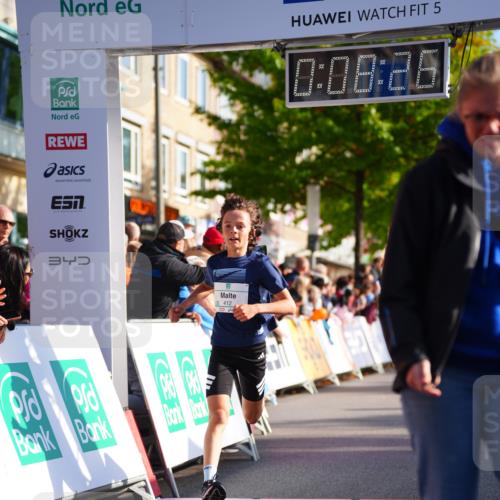20.09.2026 - PSD Bank Halbmarathon LAZAROV Photography http://msf.ph/oto/10547766 20.09.2026 10:27:51 Ziel 345, 412 meine-sportfotos.de