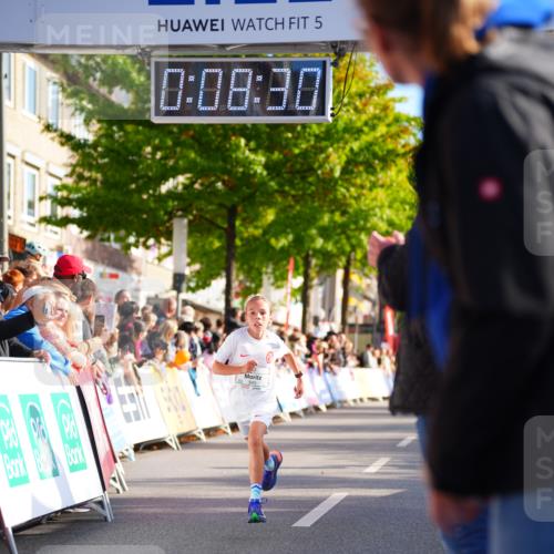 20.09.2026 - PSD Bank Halbmarathon LAZAROV Photography http://msf.ph/oto/10547771 20.09.2026 10:27:54 Ziel 345, 412 meine-sportfotos.de