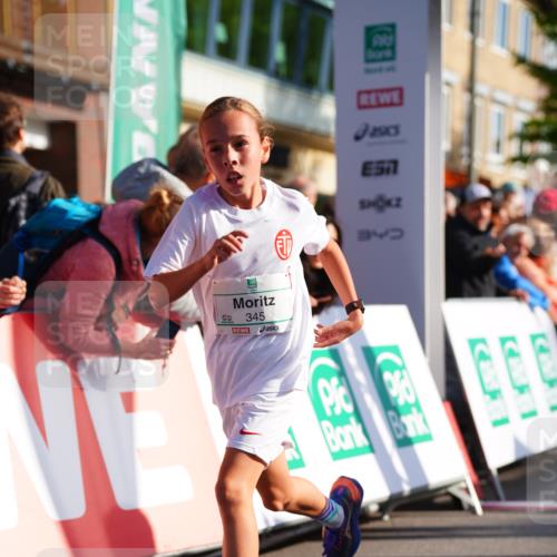 20.09.2026 - PSD Bank Halbmarathon LAZAROV Photography http://msf.ph/oto/10547778 20.09.2026 10:27:55 Ziel 345, 412 meine-sportfotos.de