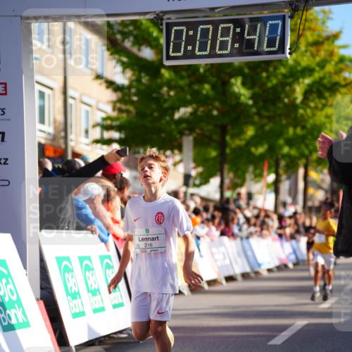 20.09.2026 - PSD Bank Halbmarathon LAZAROV Photography http://msf.ph/oto/10547790 20.09.2026 10:28:04 Ziel 216, 241, 250, 445, 457 meine-sportfotos.de