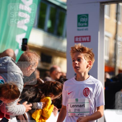 20.09.2026 - PSD Bank Halbmarathon LAZAROV Photography http://msf.ph/oto/10547793 20.09.2026 10:28:05 Ziel 130, 216, 241, 250, 445, 457 meine-sportfotos.de