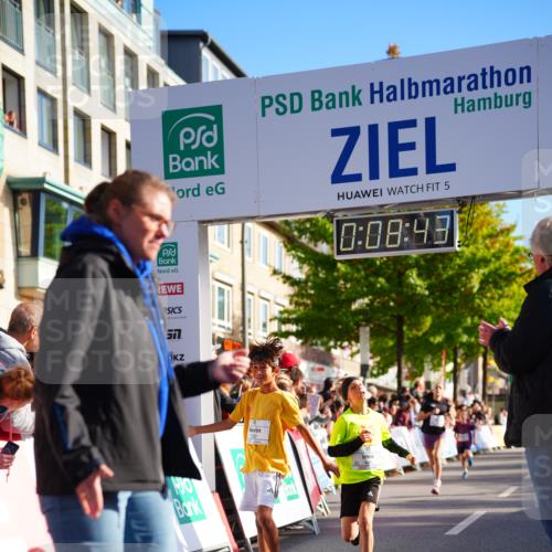 20.09.2026 - PSD Bank Halbmarathon LAZAROV Photography http://msf.ph/oto/10547796 20.09.2026 10:28:08 Ziel 130, 216, 241, 250, 271, 445, 457 meine-sportfotos.de
