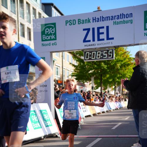 20.09.2026 - PSD Bank Halbmarathon LAZAROV Photography http://msf.ph/oto/10547817 20.09.2026 10:28:19 Ziel 123, 262, 271, 419 meine-sportfotos.de