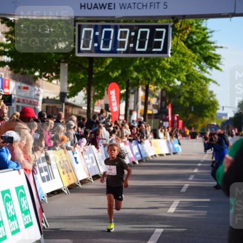 20.09.2026 - PSD Bank Halbmarathon LAZAROV Photography http://msf.ph/oto/10547821 20.09.2026 10:28:27 Ziel 324 meine-sportfotos.de