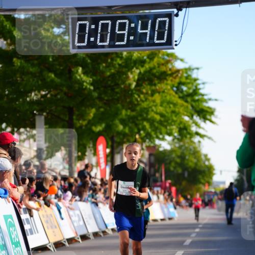 20.09.2026 - PSD Bank Halbmarathon LAZAROV Photography http://msf.ph/oto/10547868 20.09.2026 10:29:04 Ziel 206, 211, 242, 258, 301 meine-sportfotos.de