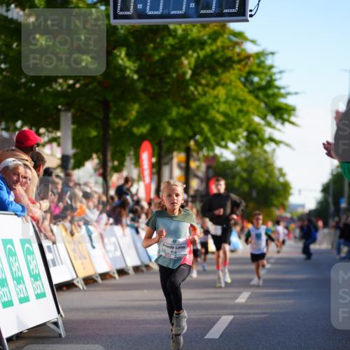20.09.2026 - PSD Bank Halbmarathon LAZAROV Photography http://msf.ph/oto/10547889 20.09.2026 10:29:23 Ziel 137, 181, 406 meine-sportfotos.de