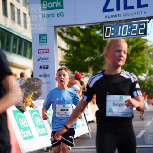 20.09.2026 - PSD Bank Halbmarathon LAZAROV Photography http://msf.ph/oto/10547939 20.09.2026 10:29:46 Ziel 165, 202, 231, 279, 417 meine-sportfotos.de