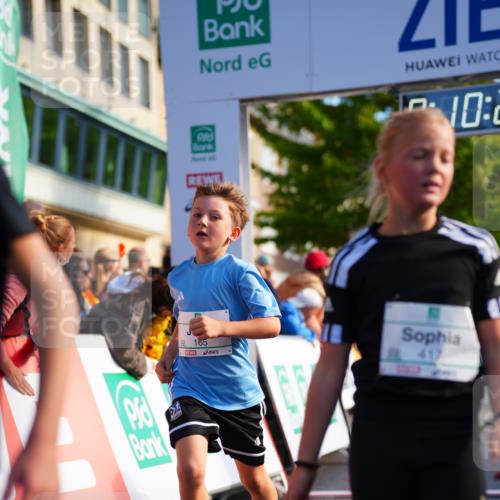 20.09.2026 - PSD Bank Halbmarathon LAZAROV Photography http://msf.ph/oto/10547940 20.09.2026 10:29:46 Ziel 165, 202, 231, 279, 417 meine-sportfotos.de