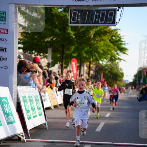 20.09.2026 - PSD Bank Halbmarathon LAZAROV Photography http://msf.ph/oto/10548025 20.09.2026 10:30:33 Ziel 110, 114, 159, 160, 176, 256, 257, 275, 391, 397, 408 meine-sportfotos.de